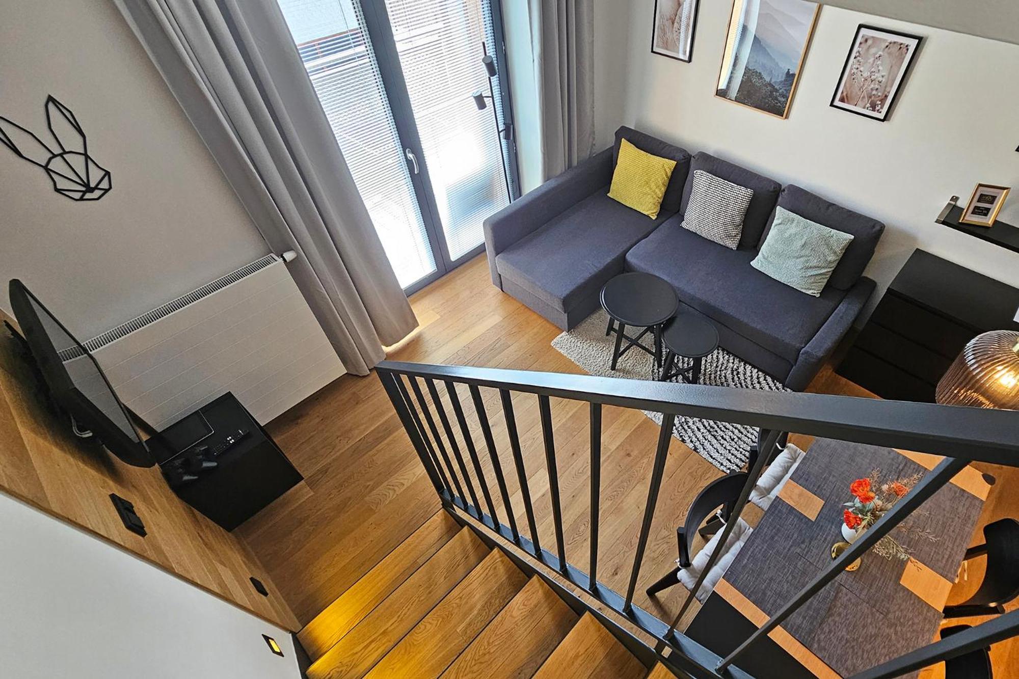 Enjoy Harrachov - Atraktivní klidný klimatizovaný apartmán 20 v centru Harrachova s wallboxem EV, herní konzolí, Ipad, Netflix, výhledem do zahrady a na romantický kostelík Exterior foto